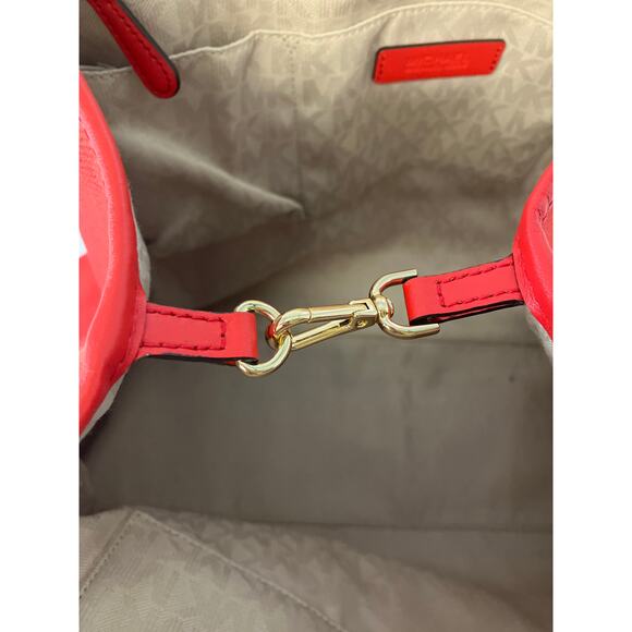 MICHAEL KORS, XL CORAL CANVAS TOTE AND ATTATCHABLE POUCH - Picture 11 of 16
